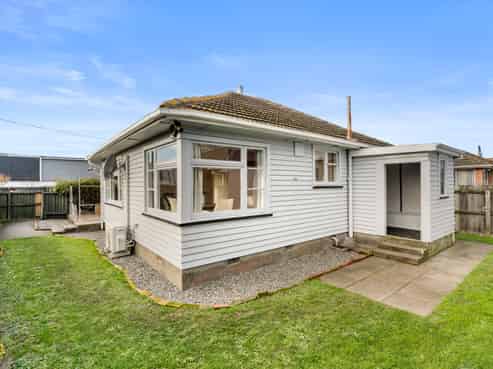 1/133 Langdons Road, Northcote