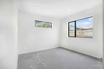 2/10 Michael Avenue, Dinsdale