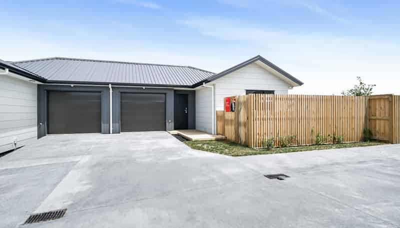 2/10 Michael Avenue, Dinsdale