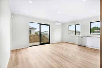 2/10 Michael Avenue, Dinsdale