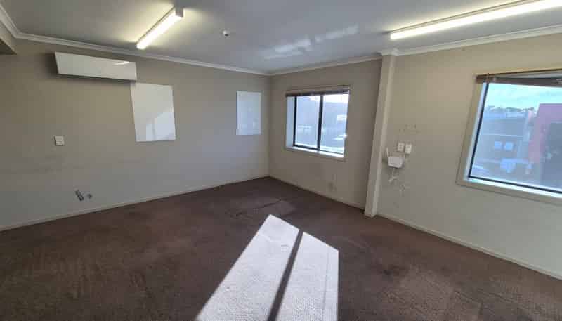 8 Manchester Street, Paraparaumu