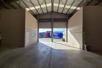 Multiple Use Industrial For Lease!
