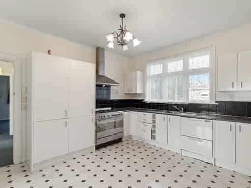76 Parker Avenue, Levin