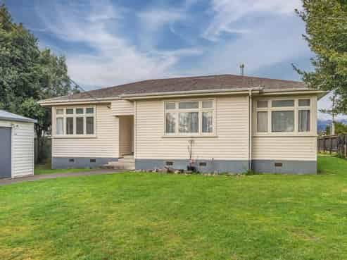 76 Parker Avenue, Levin