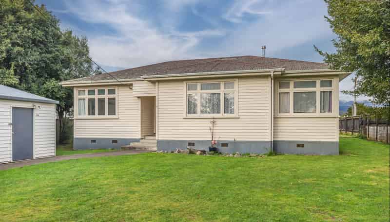 76 Parker Avenue, Levin