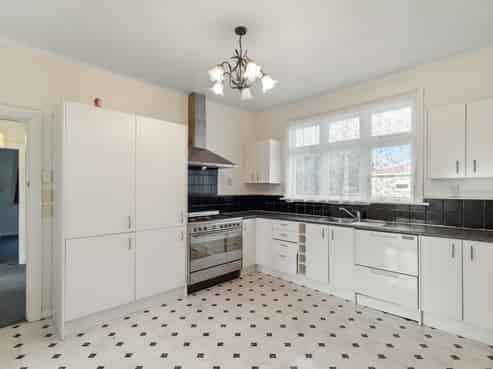 76 Parker Avenue, Levin