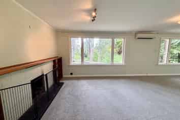 12 Manuka Road, Titirangi