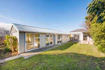 21 Edgeware Road, Palmerston North