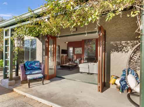 1 Strachan Way, Highbury