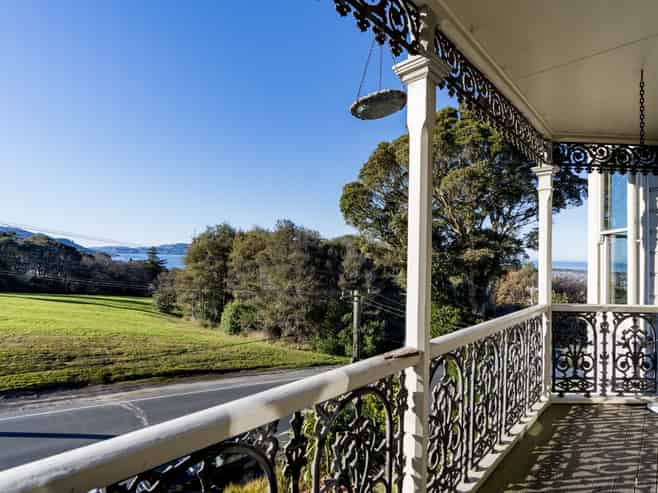 101 Eglinton Road, Mornington