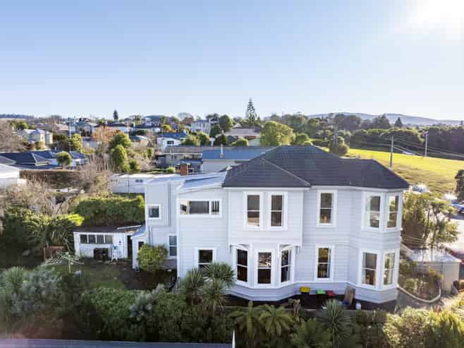 101 Eglinton Road, Mornington