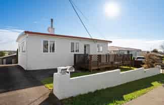 223 Sturges Road, Henderson