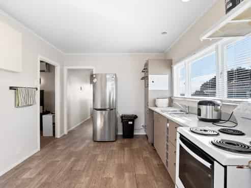 223 Sturges Road, Henderson