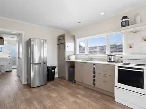 223 Sturges Road, Henderson