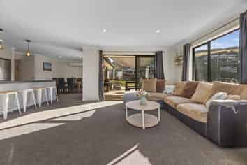 18 Goddard Way, Sawyers Bay