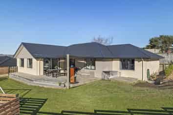 18 Goddard Way, Sawyers Bay