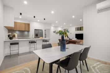 296A East Coast Road, Forrest Hill