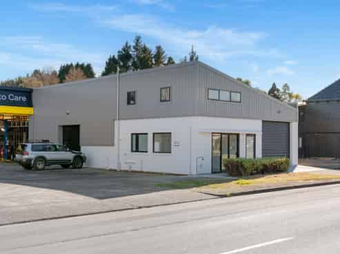 High Profile Recently Refurbished Industrial Unit 