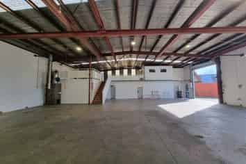 435sq m on Birmingham Drive