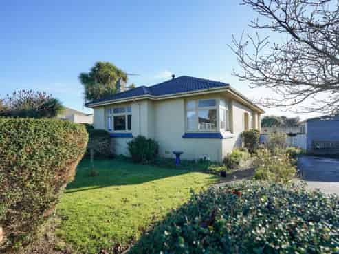 24 Fulton Street, Gladstone