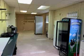 VERSATILE 60M² RETAIL OR OFFICE SPACE
