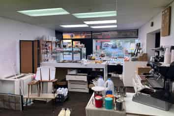 VERSATILE 60M² RETAIL OR OFFICE SPACE
