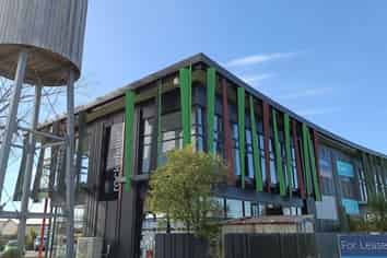 MODERN OFFICE SPACE IN HUAPAI
