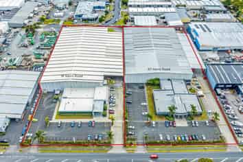 Rare large warehouse in the heart of Wiri