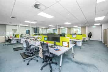 Rare large warehouse in the heart of Wiri
