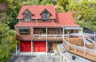 8 Hobbit Lane, Pinehaven