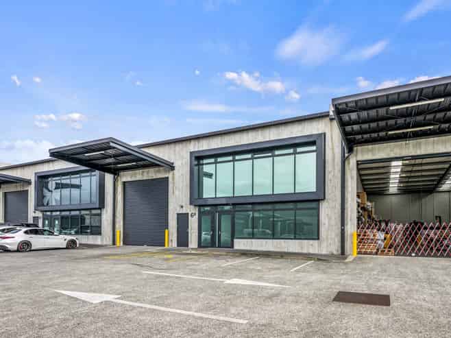Exceptional industrial unit for Lease