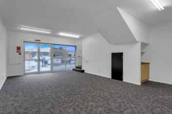 High-quality industrial – proven Hornby location