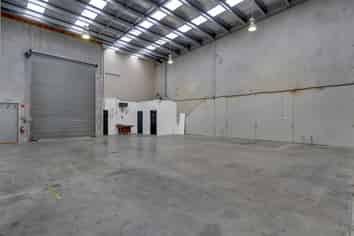 High-quality industrial – proven Hornby location