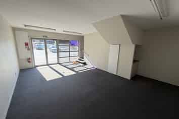 Modern Industrial Unit For Sale – Hornby Location