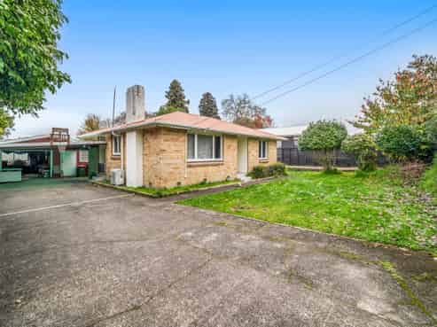 154 Clayton Road, Mangakakahi