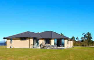 2/155 Hau Hau Road, Hokitika