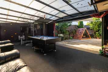 15B Roys Road, Parkvale