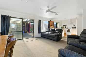 15B Roys Road, Parkvale