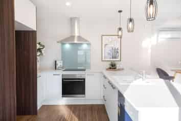2/14 Cotswold Avenue, Bishopdale