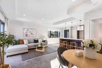 2/14 Cotswold Avenue, Bishopdale