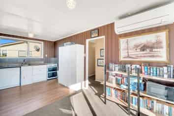2 Whitehaven Street, Weston