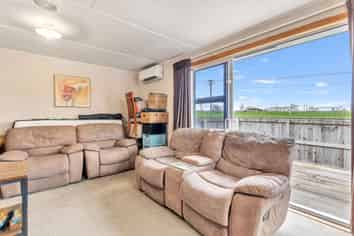 2 Goldings Line, Marton