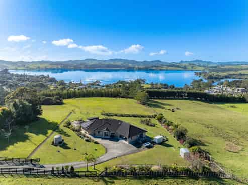 50 Turvey Rd, Mangonui