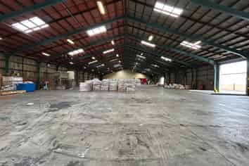 High Stud Clear Span Warehouse