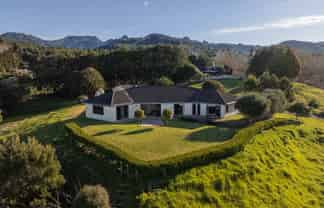 329B Thompsons Track, Katikati