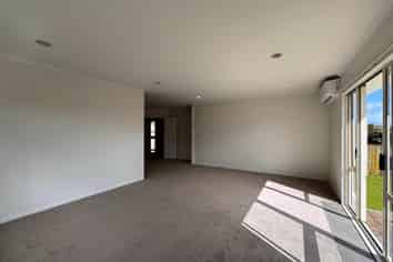 2/7 West Fairway, Golflands