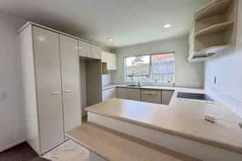 2/7 West Fairway, Golflands