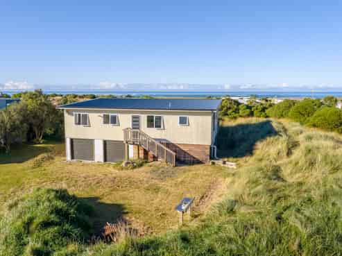 13 Nunu Drive, Flat Point