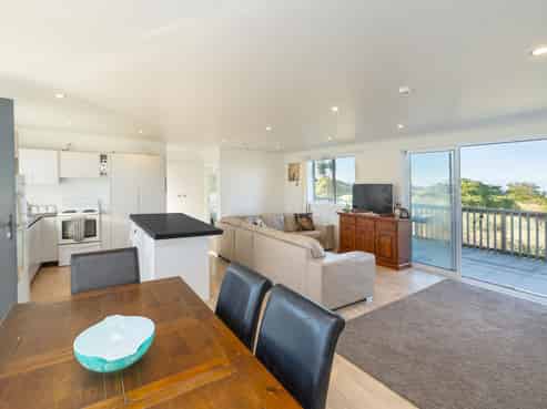 13 Nunu Drive, Flat Point