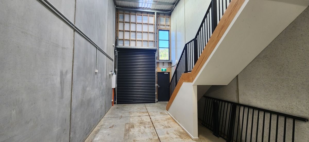 Modern 65sqm Warehouse with Office - Ansicht 3
